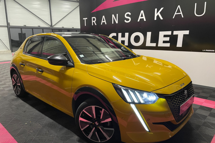 PEUGEOT 208