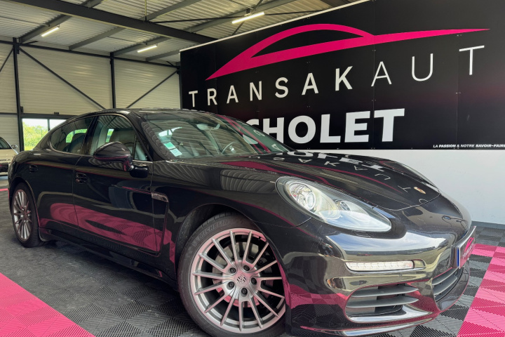 PORSCHE PANAMERA